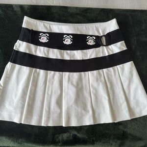 Stylish Black and White Pleated Mini Skirt